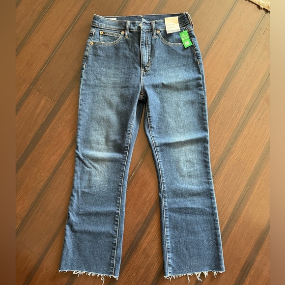GAP NWT women’s High Rise Kick Fit Jeans - Picture 10 of 11